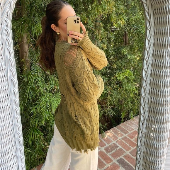 Forever 21 grunge distressed green oversized sweater - Picture 4 of 5